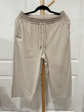 G4Free Women’s Cream Elastic Waist Ribbed Wide Leg Capri Pants